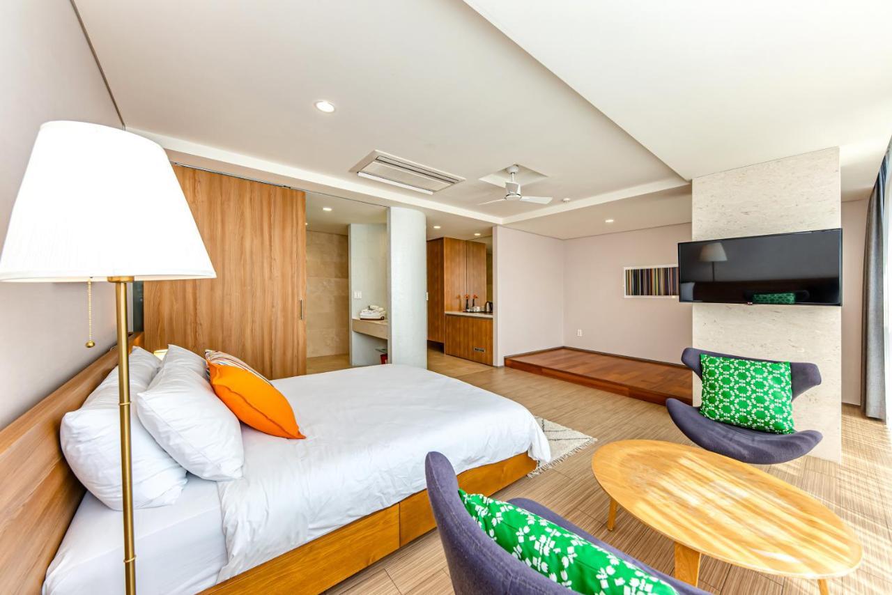 Jeju Bom Stay Seogwipo Exterior photo